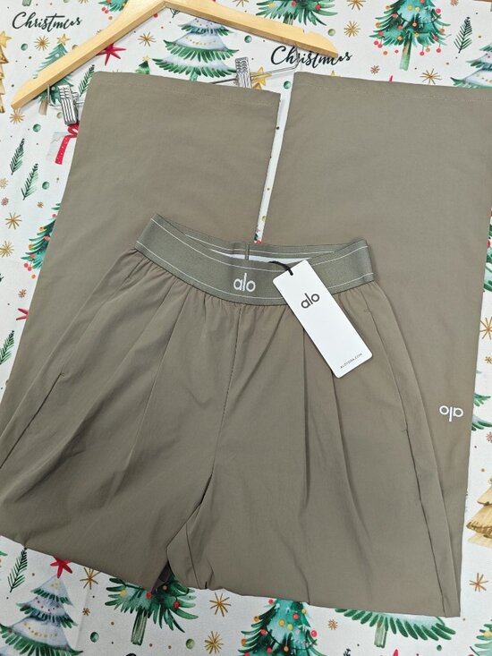 ALO Yoga Pants - ALO Yoga Suit Up Trouser Olive(Regular 30”)🍻Lightweight Relaxed Fit Minimalist
